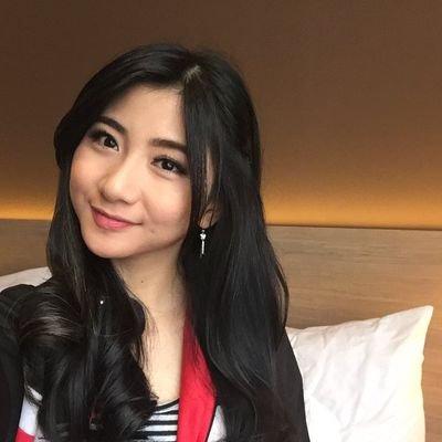 banadhi kurnia dewi feet 4