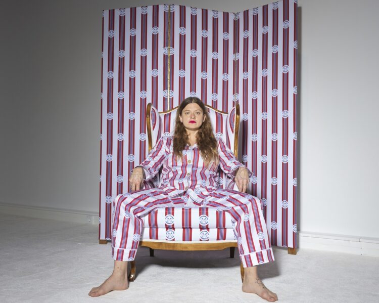 barbara de medeiros feet 5