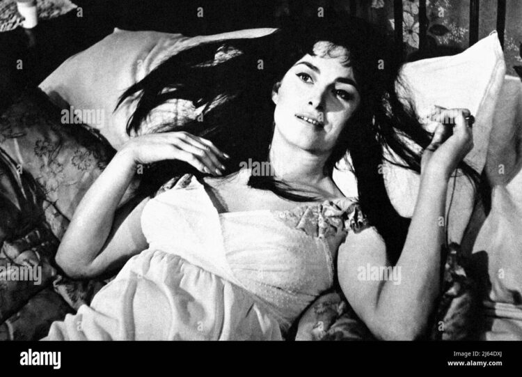 barbara jefford feet 6