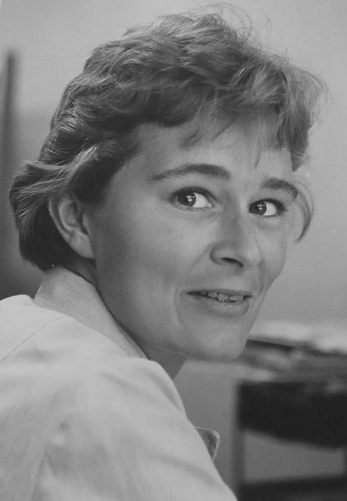 barbara murray holland feet