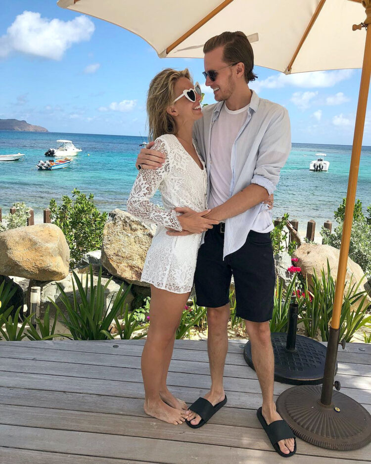 barron hilton ii feet 3