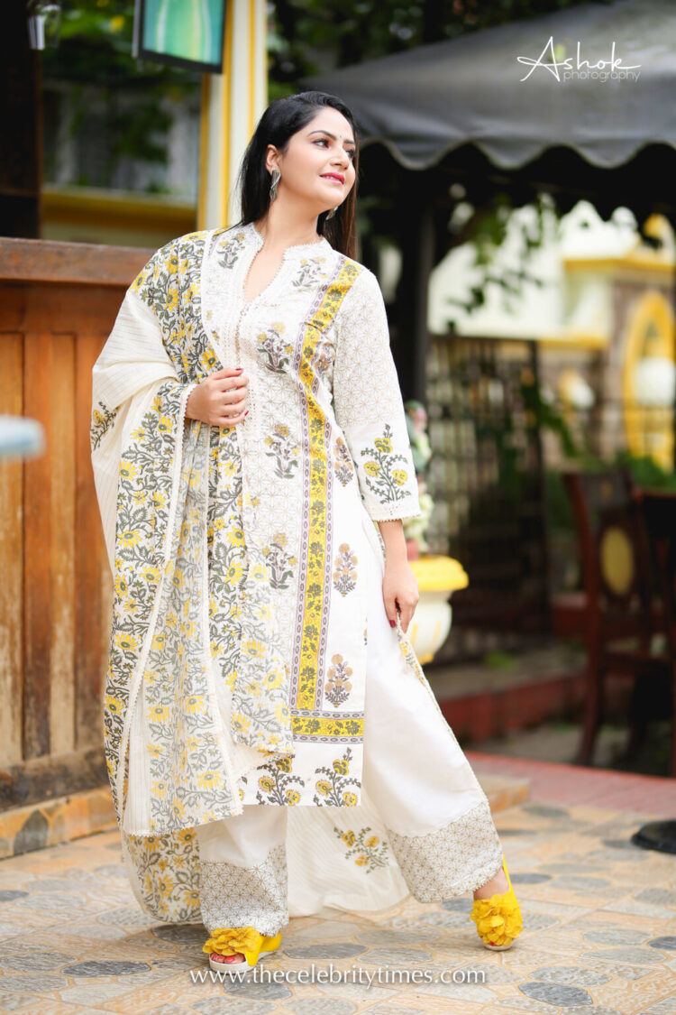 barsha siwakoti feet 6