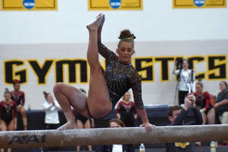 baylee tkaczuk feet 3