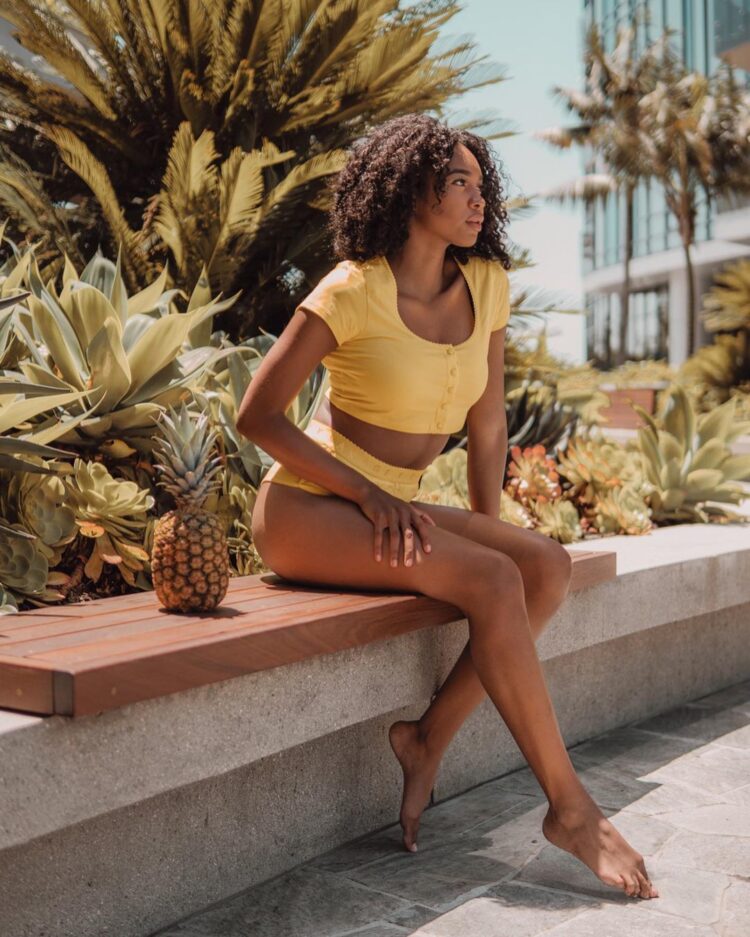 bayleigh dayton feet 1