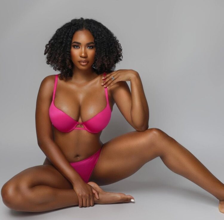 bayleigh dayton feet 3