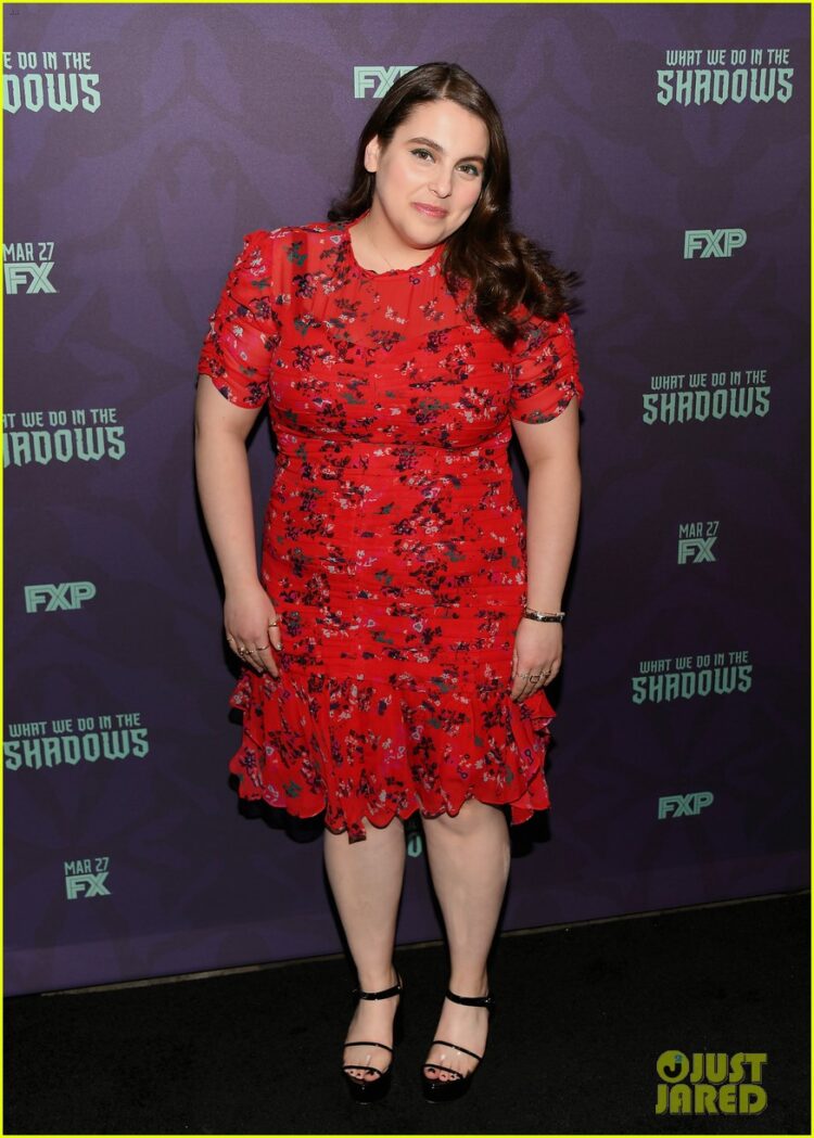 beanie feldstein feet 5