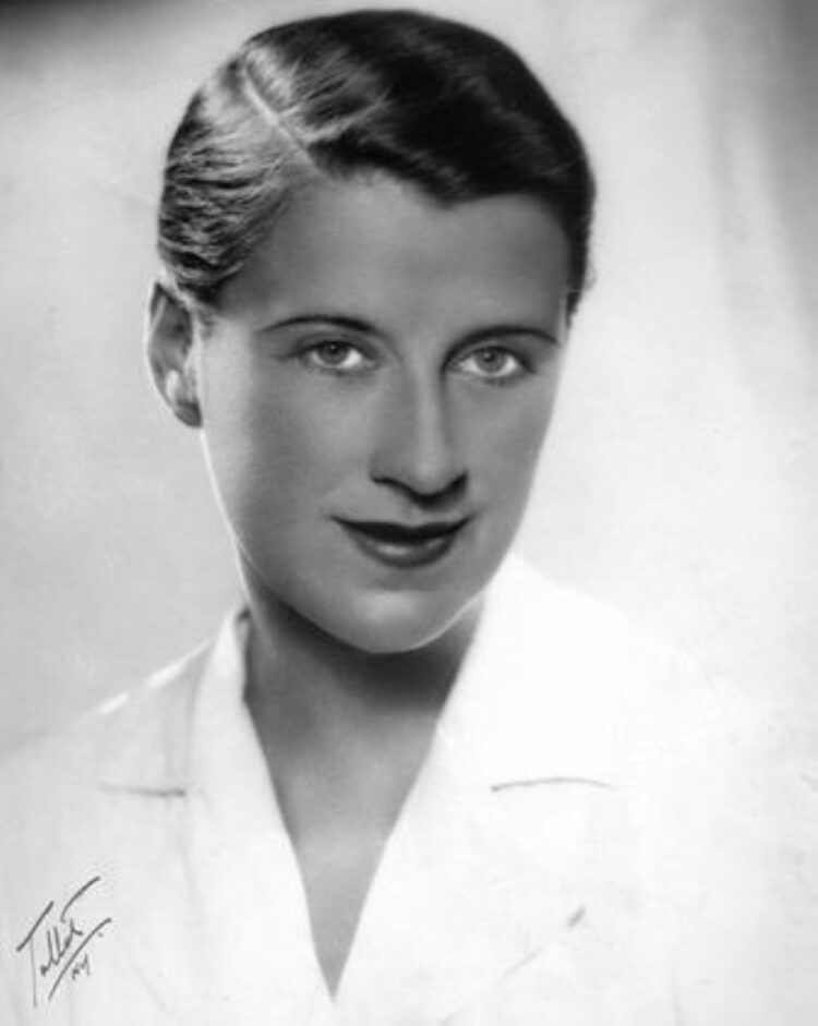 beatrice lillie feet 5