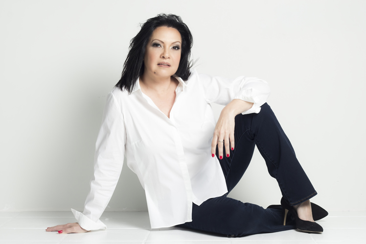 beatriz valdes feet 3