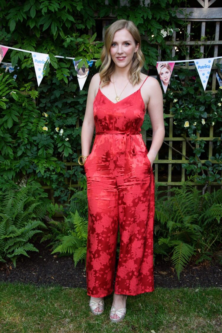 beattie edmondson feet 4 scaled