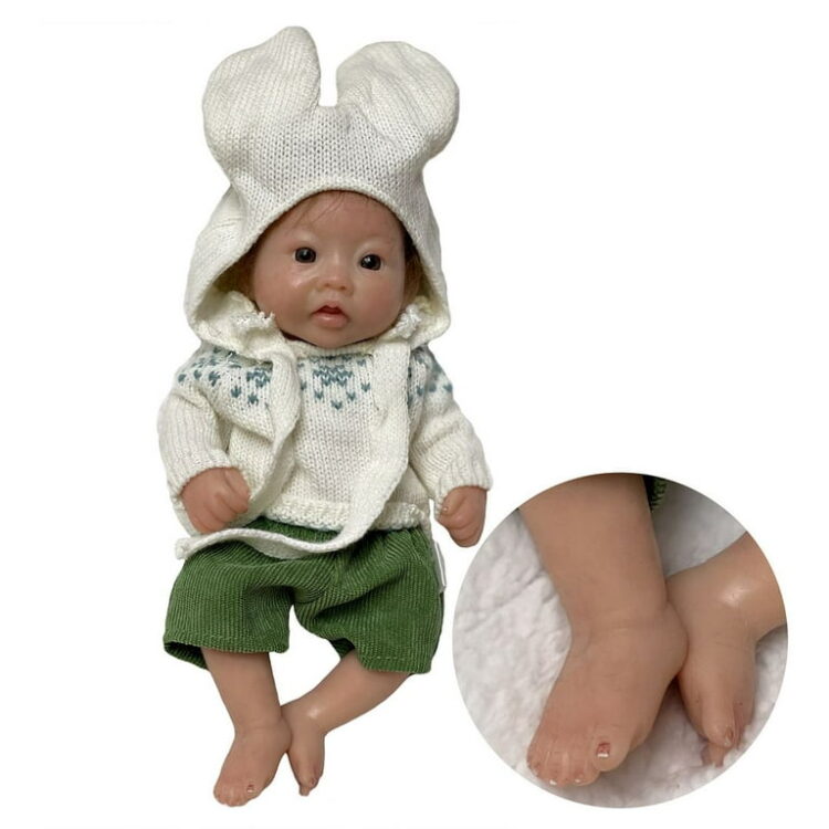 beautifulbabydoll12 feet 5