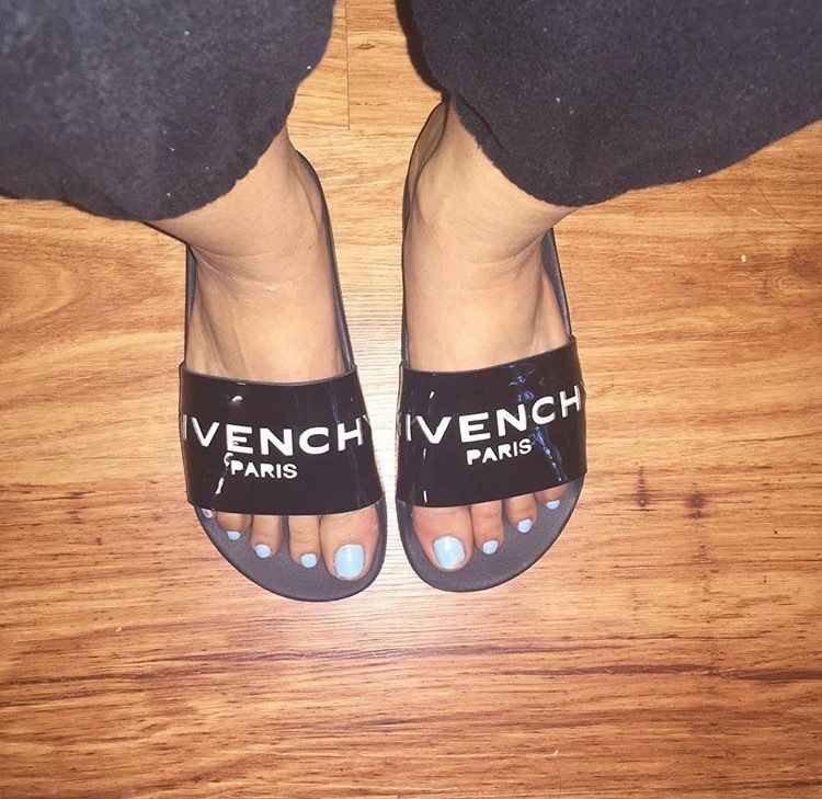 bebe rexha feet 3