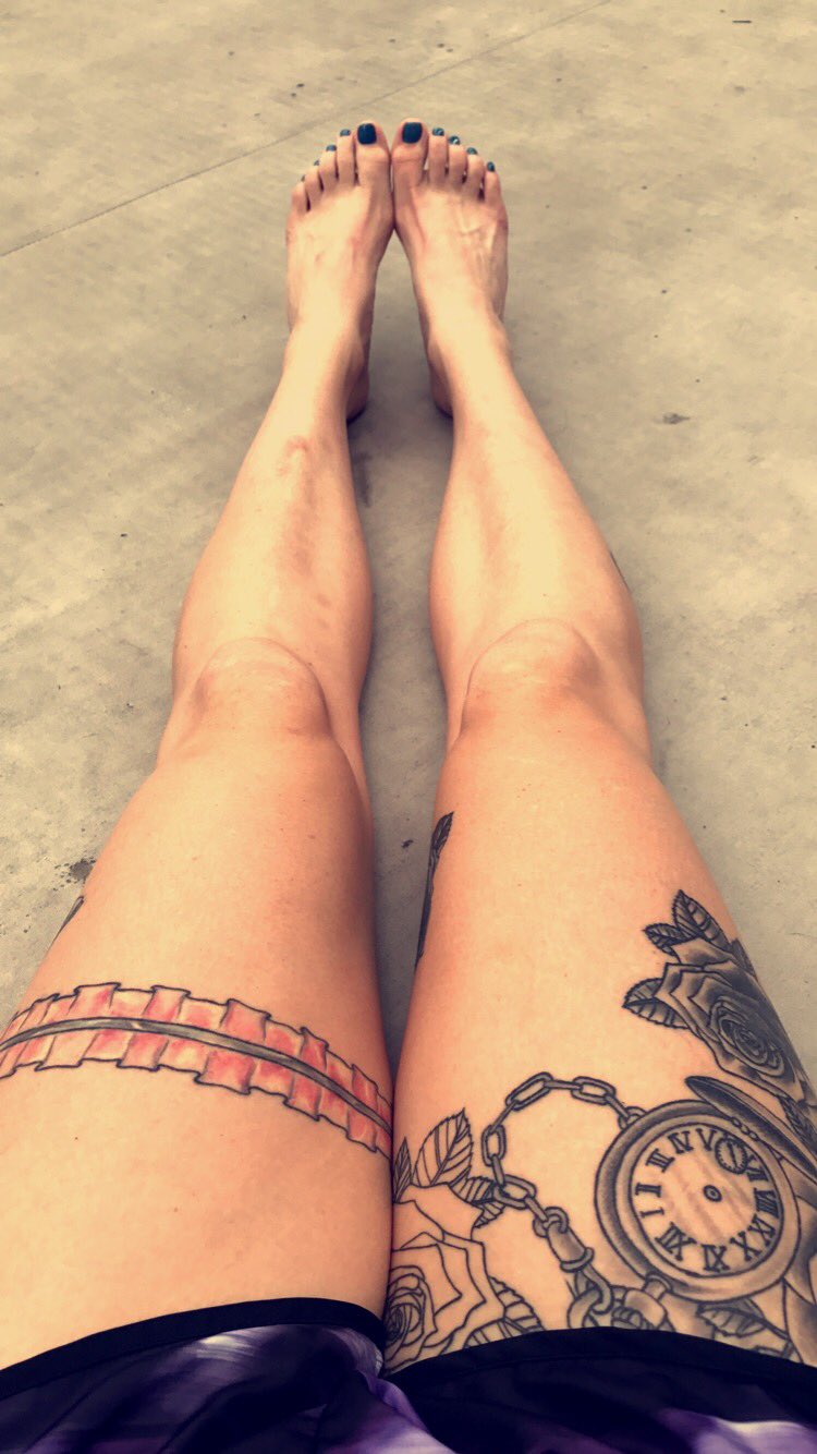 bec rawlings feet