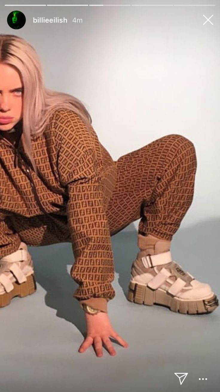 becky sheeran feet 4