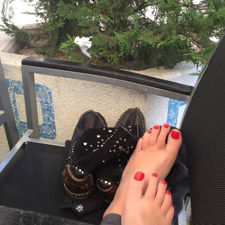 bel rodrigues feet 1