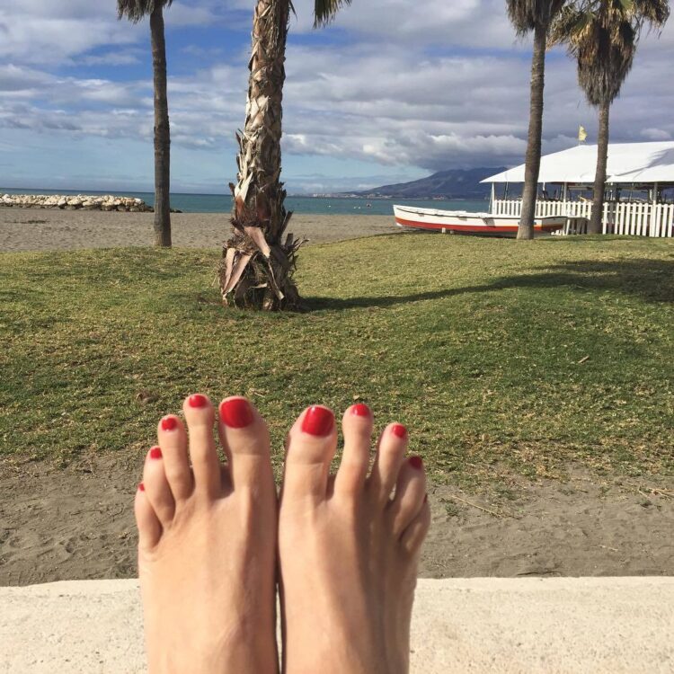 bel rodrigues feet 3