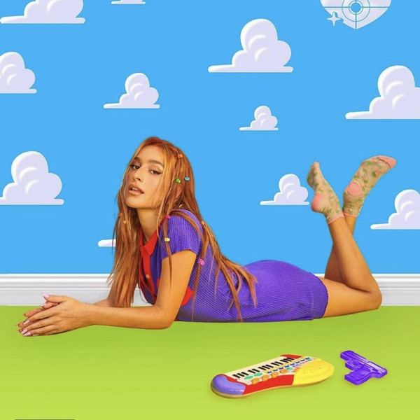 belen gimenez feet 5