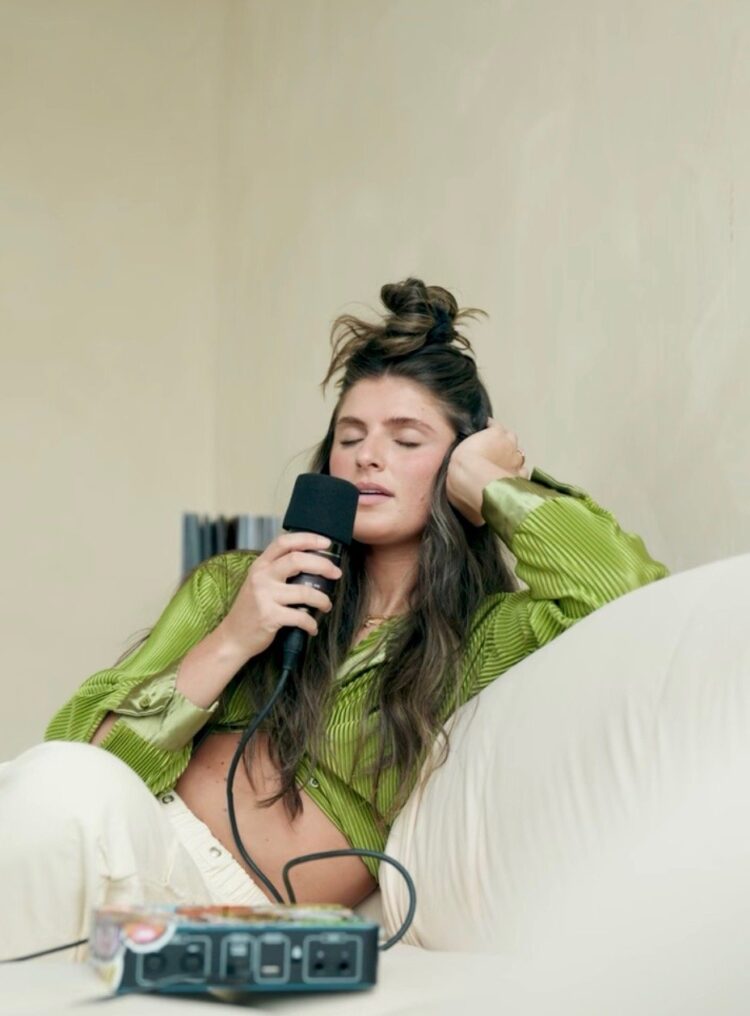 bella denapoli feet 5