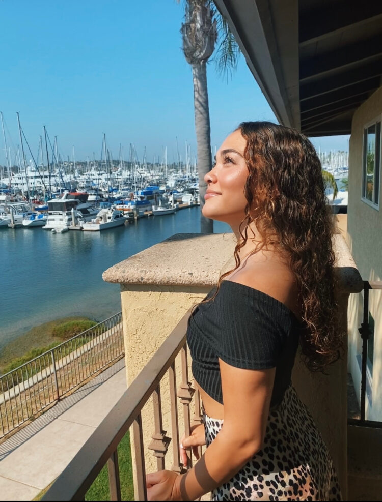 bella ferinac feet 6