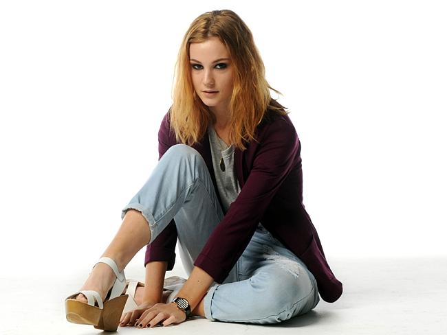 bella ferraro feet 4