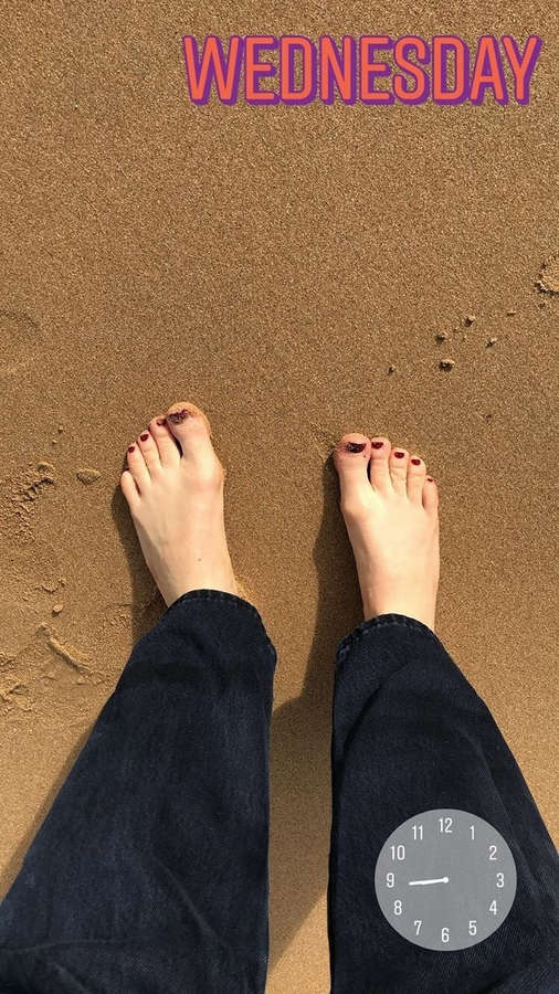 bella heathcote feet 6