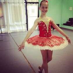 bella hoffheins feet 1