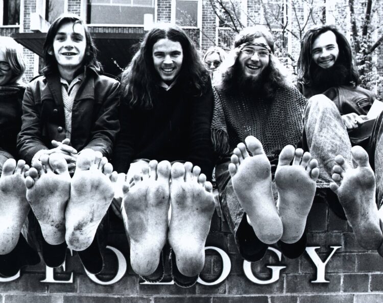 bella jakubiak feet 4 scaled