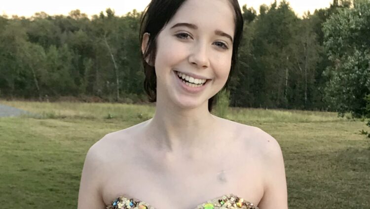 bella muntean feet 1 scaled