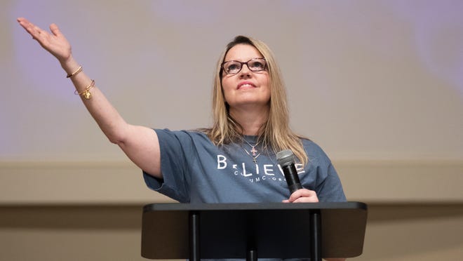 bella muntean feet 3