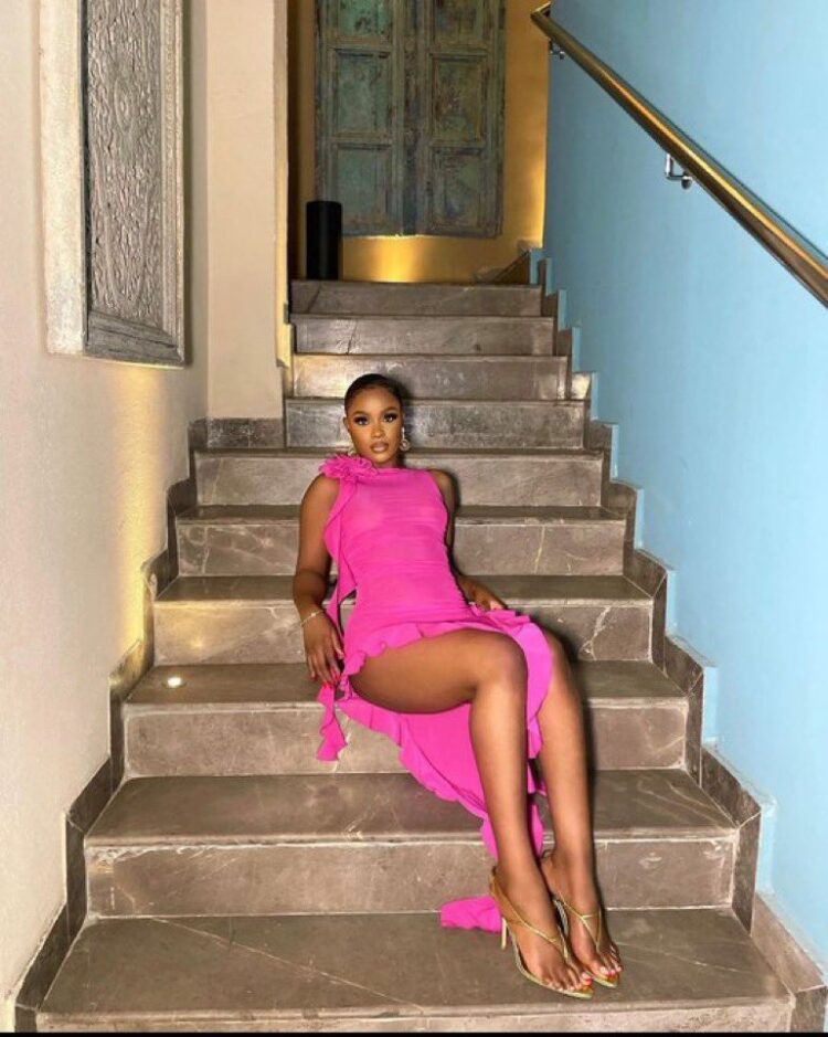 bella okagbue feet 4