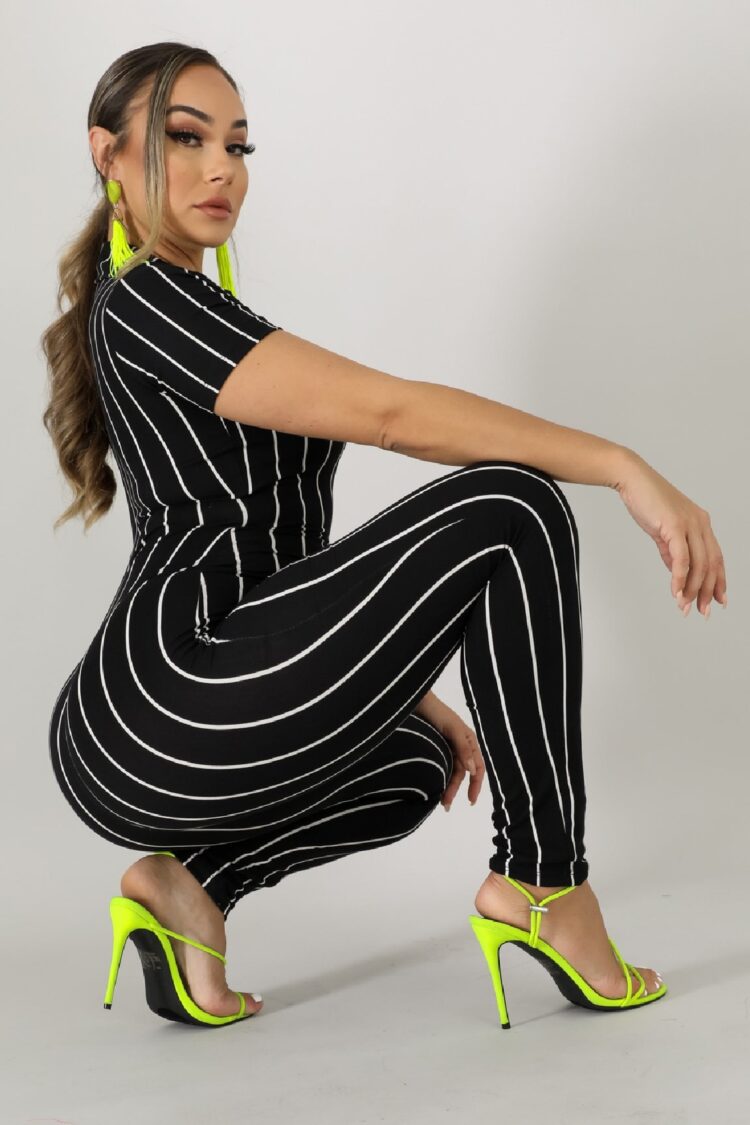 bella potente feet 1