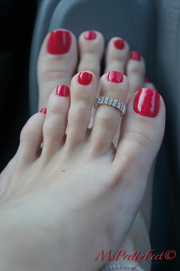 bella rose feet