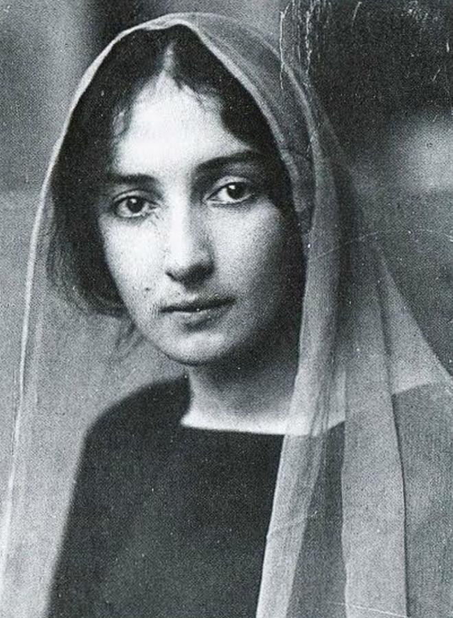 bella rosenfeld feet 3