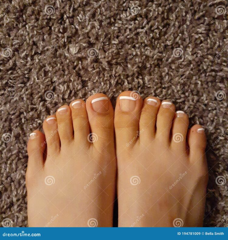 bella smith feet