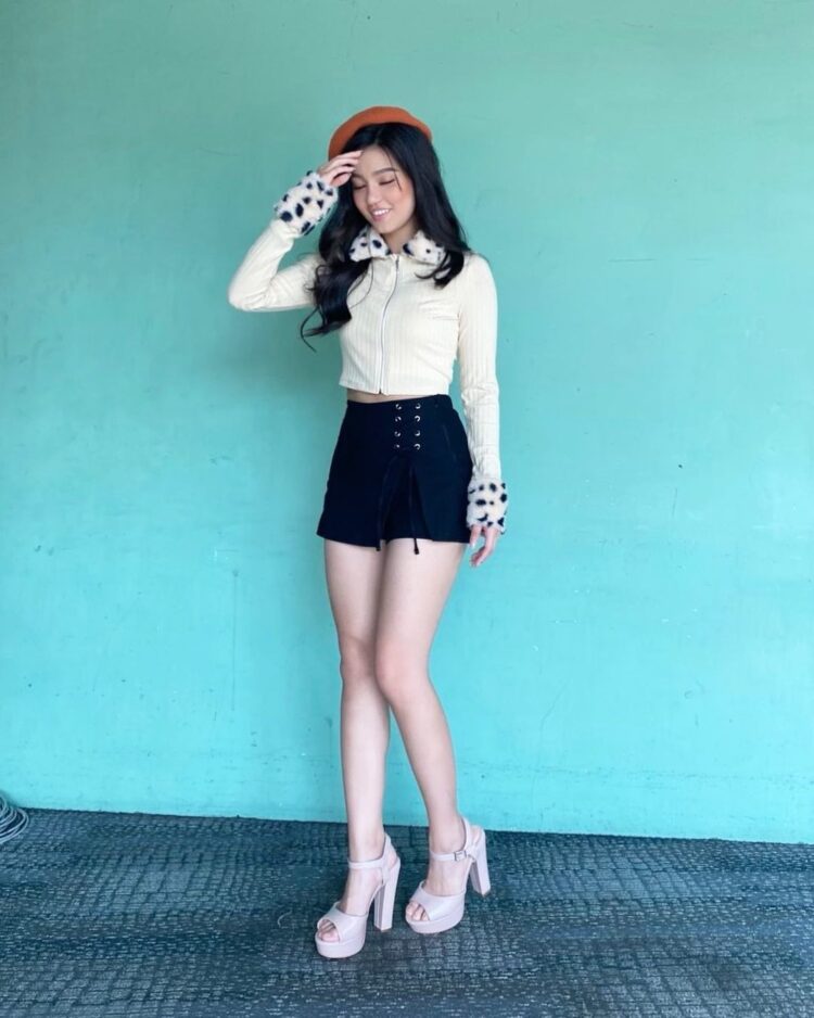 belle mariano feet 1