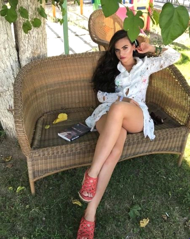 berika demir feet