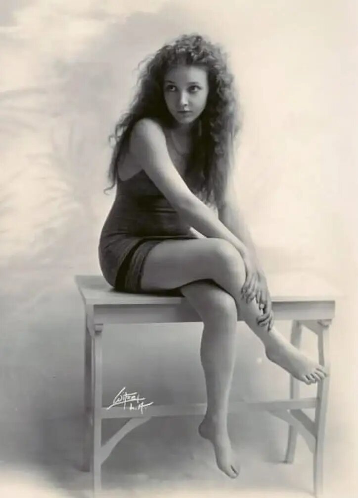 bessie love feet