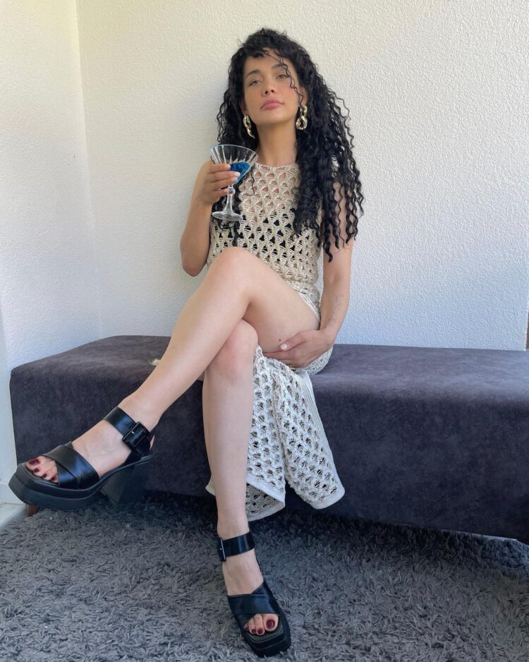 beste kokdemir feet 3