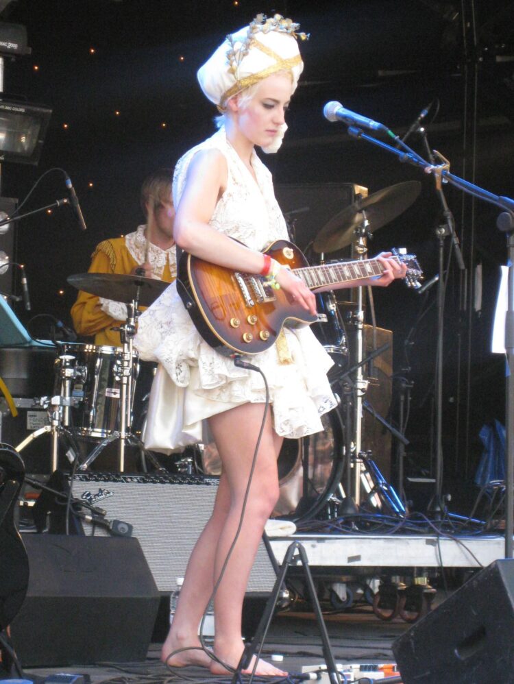 beth jeans houghton feet 3