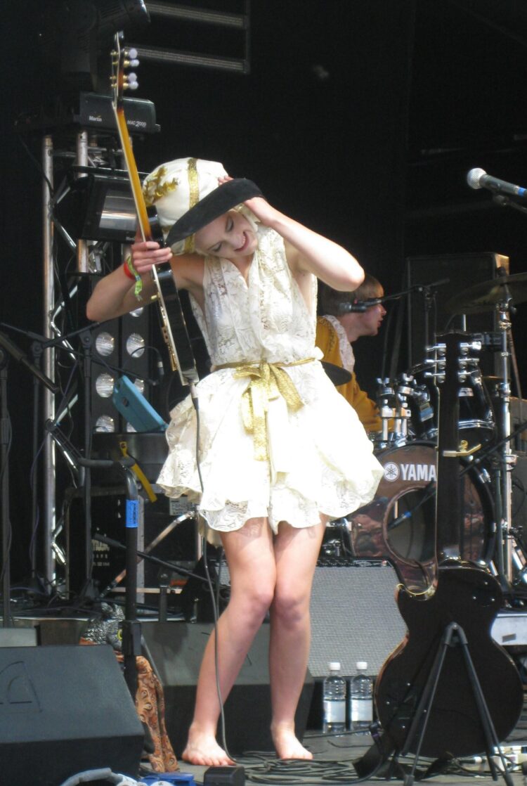 beth jeans houghton feet 5 scaled