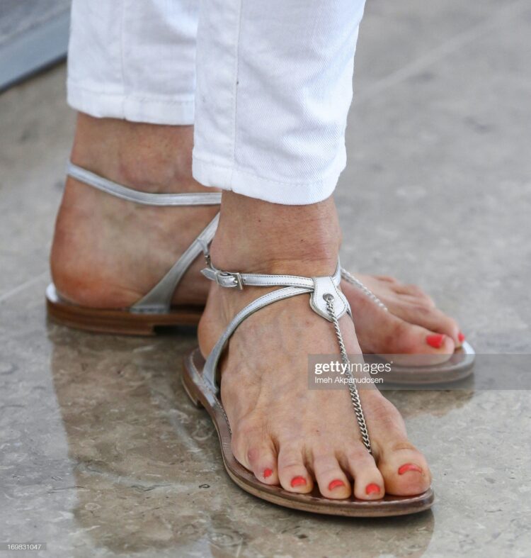 beth littleford feet