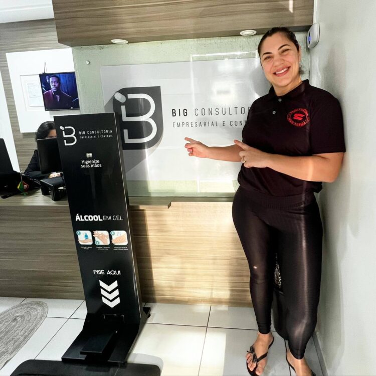 bethe correia feet 5