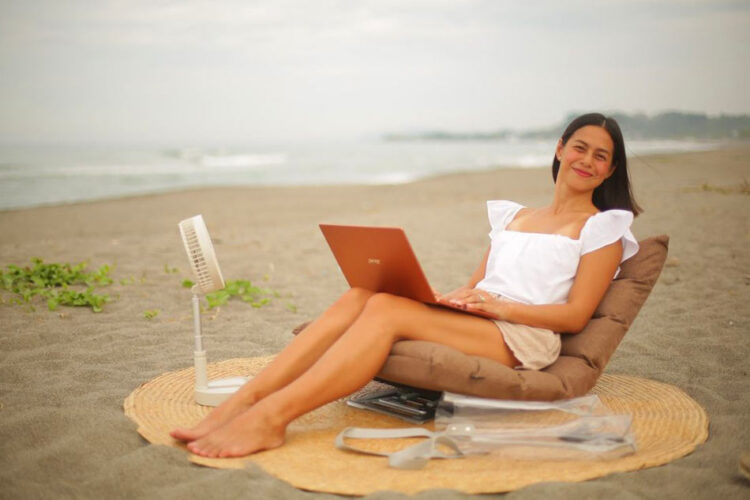 bettinna carlos feet 1