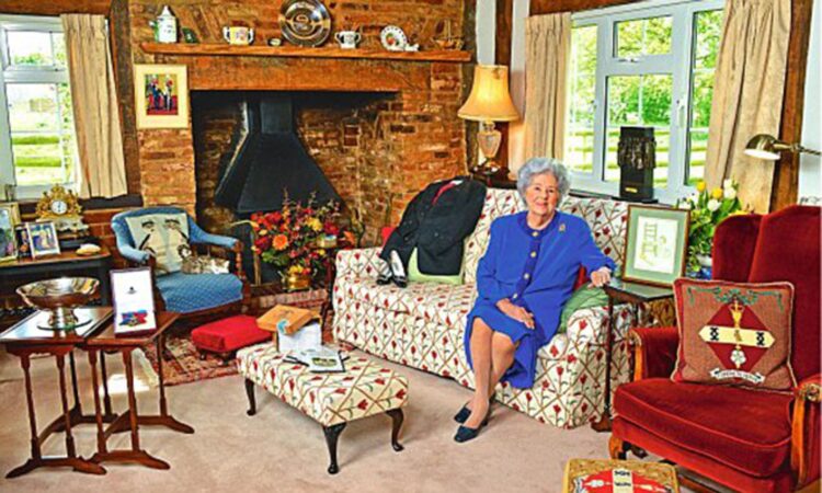 betty boothroyd feet 4