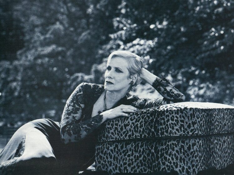 betty buckley feet 5