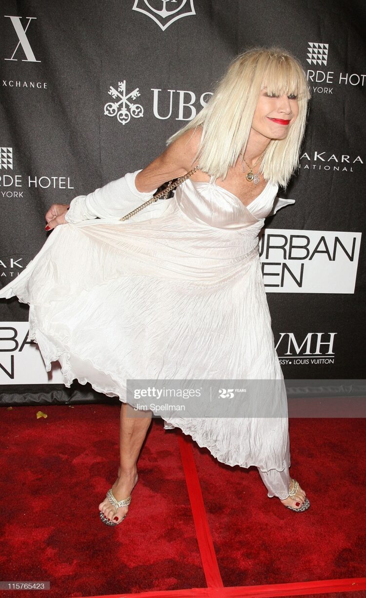 betty johnson feet 6