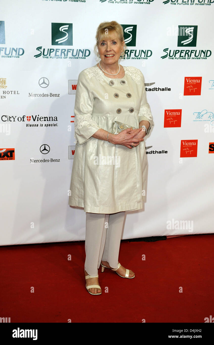 betty williams feet 6