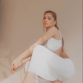 bhumika tiwari feet 2