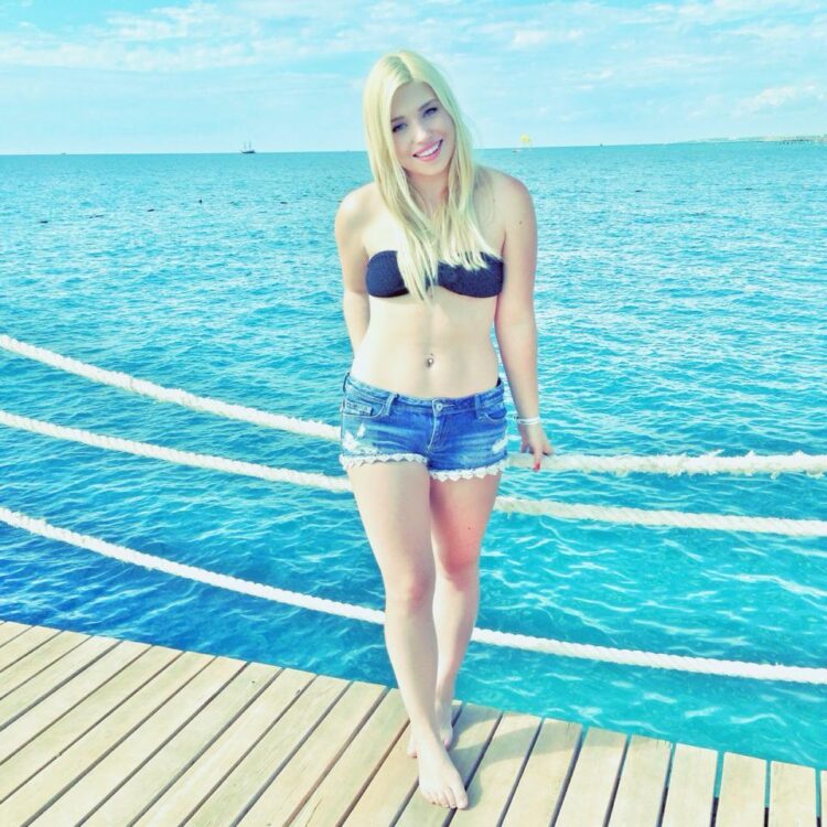 bianca heinicke feet 3