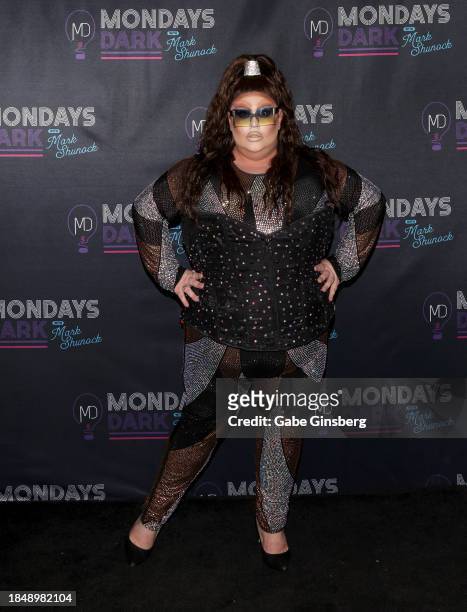 bizzie monroe feet 5