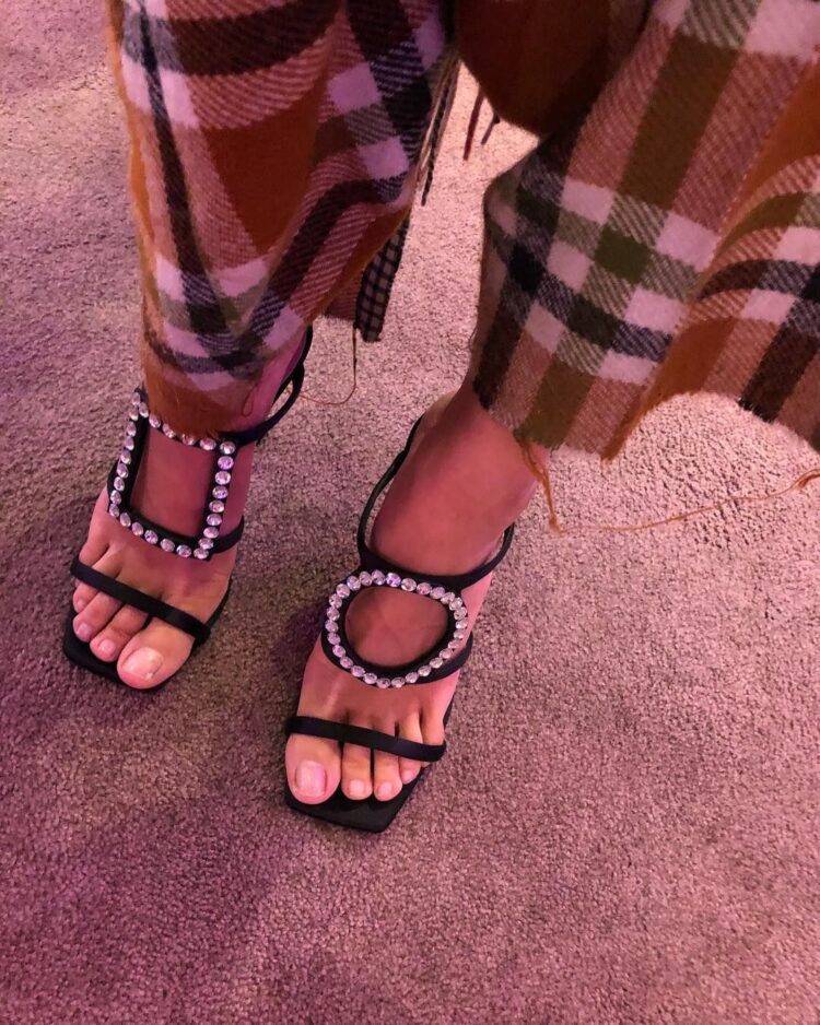 blanca miro scrimieri feet